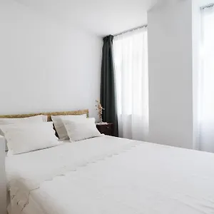 Apartment Little Duplex In Alfama, Lisbon